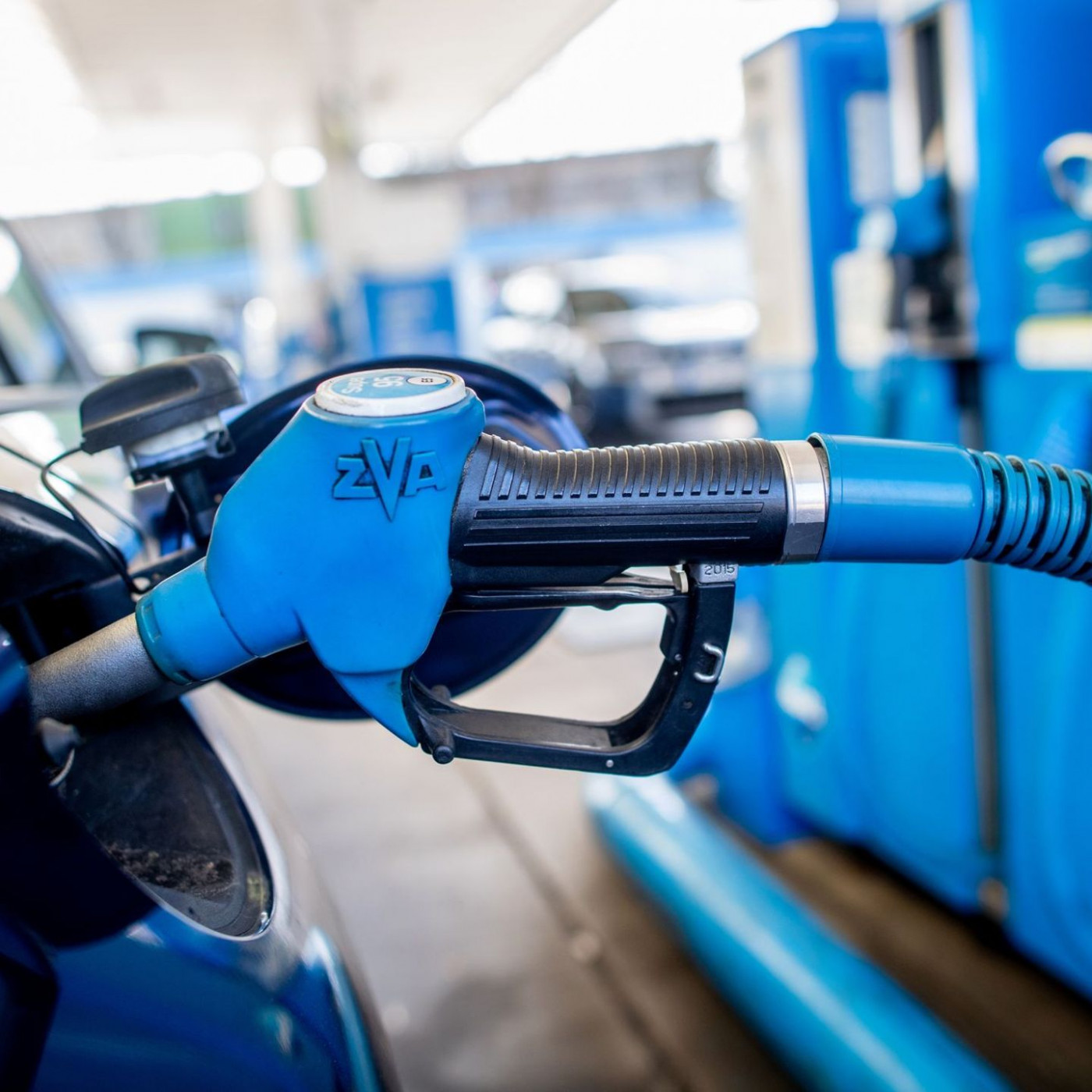 IW: B&uuml;rger arbeiten weniger f&uuml;r Sprit als in fr&uuml;heren Krisen