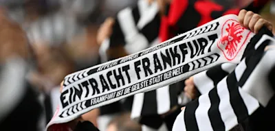 Frankfurt-Fan nach Reanimation im Stadion gestorben &ndash; &bdquo;Kaum in Worte zu fassen&ldquo;