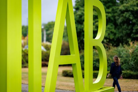 Mehr Besch&auml;ftigte und weniger Arbeitslose nur vereinzelt