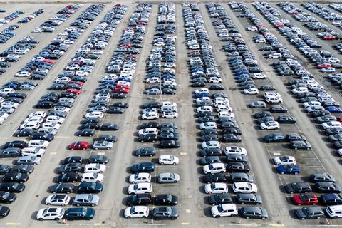 VW verkauft weniger Autos - in China aber wieder Nummer 1