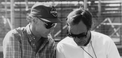 Als Ecclestone seine Backgammon-Niederlage aus dem Koffer mit dem Rennpreisgeld bezahlte