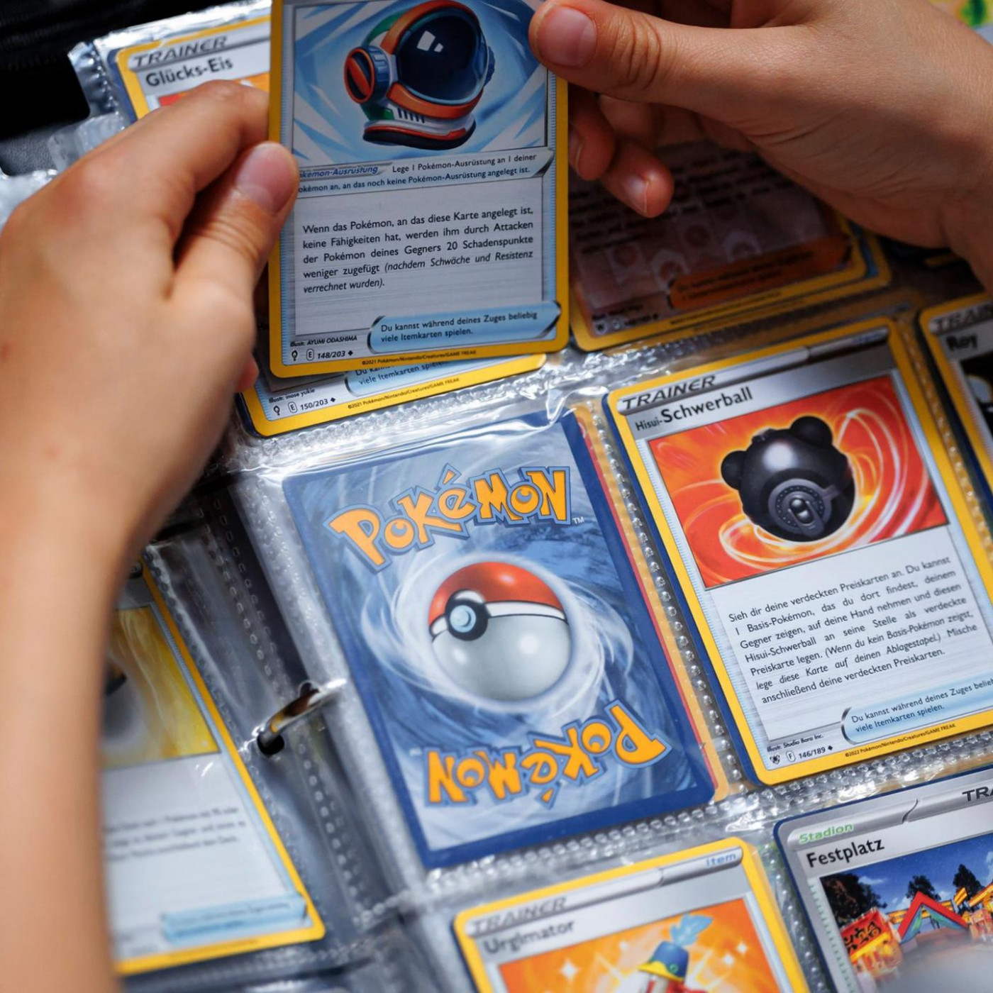 Wie man mit seinen alten Pok&eacute;mon-Karten am besten Geld macht
