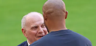 Uli Hoene&szlig; dar&uuml;ber, was Deutschland von Kompany lernen kann