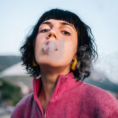 Vapen besser als Rauchen? Wie Nikotin das Gehirn angreift