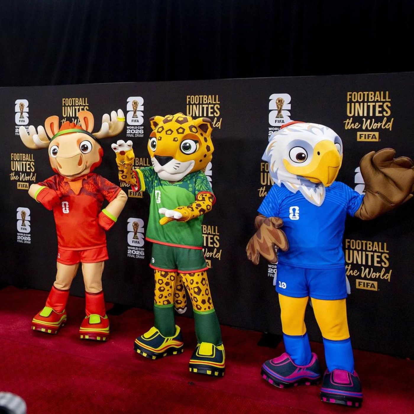 Das sind die drei Maskottchen der Fu&szlig;ball-Weltmeisterschaft