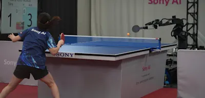 Besser als Timo Boll? Roboter &bdquo;Ace&ldquo; bringt Tischtennis-Profis ans Limit