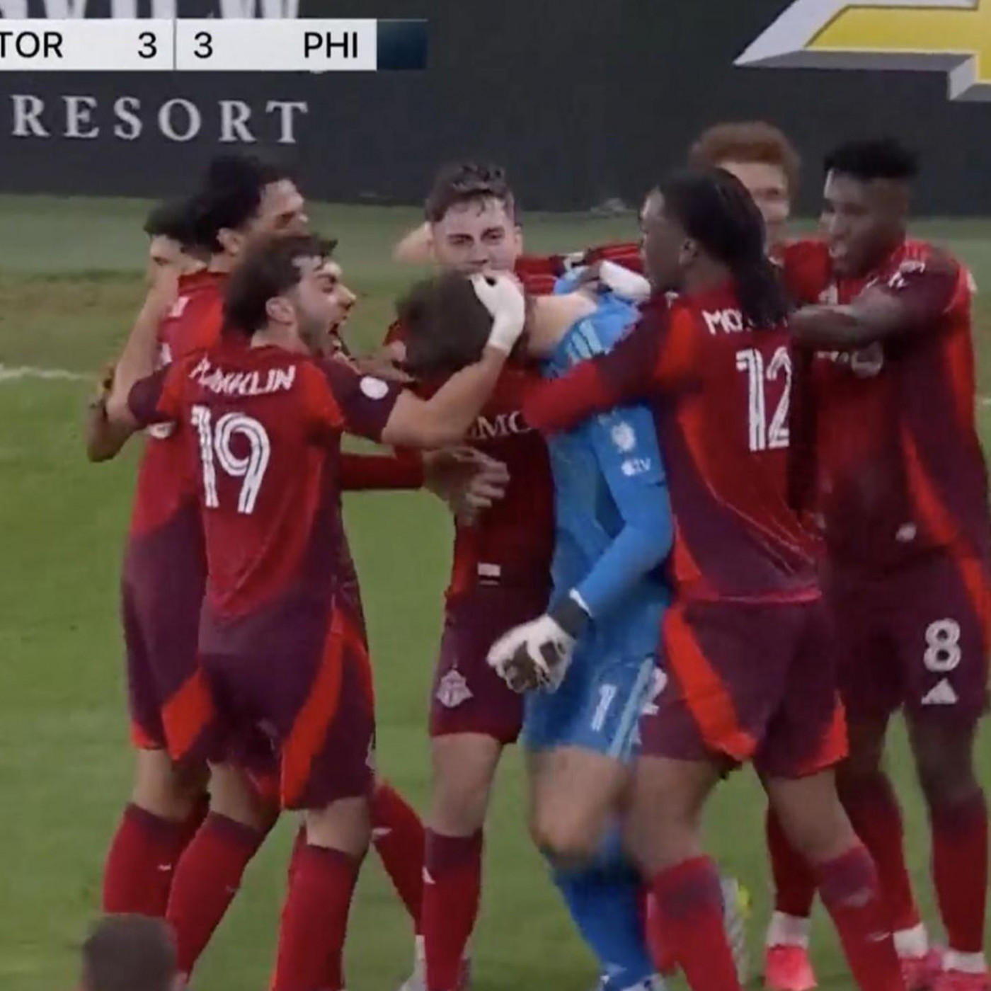 Wahnsinn in der MLS: Torh&uuml;tertor in der 96. Minute