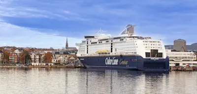 Kreuzfahrtschiff transportiert moderne Leopard-Panzer von Kiel nach Norwegen