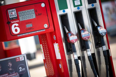 Benzin inflationsbereinigt nicht teurer als vor 15 Jahren