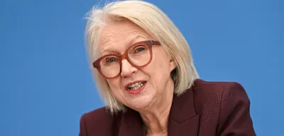 &bdquo;Wenn es nicht genug Kerosin gibt, m&uuml;ssen Urlaubspl&auml;ne ge&auml;ndert werden&ldquo;, sagt die Wirtschaftsweise