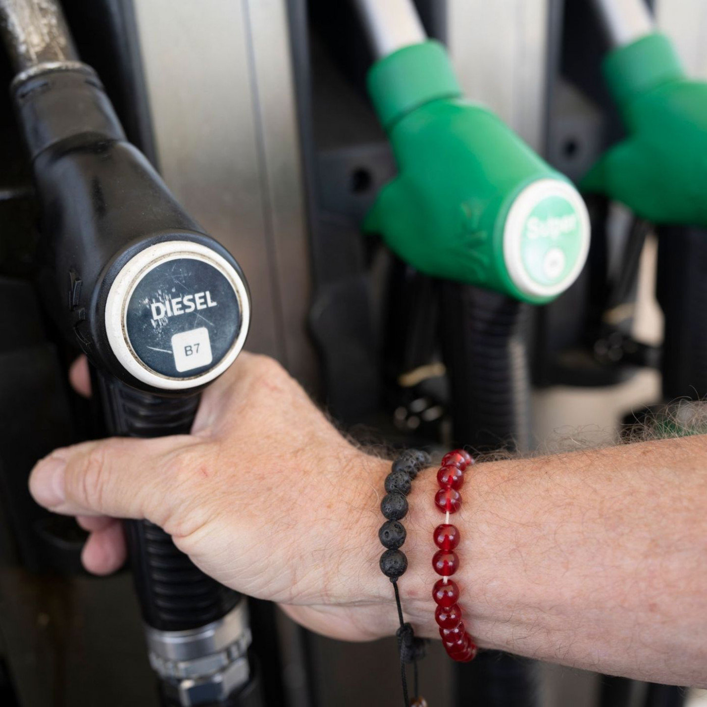 Tankrabatt kommt noch nicht voll bei Autofahrern an