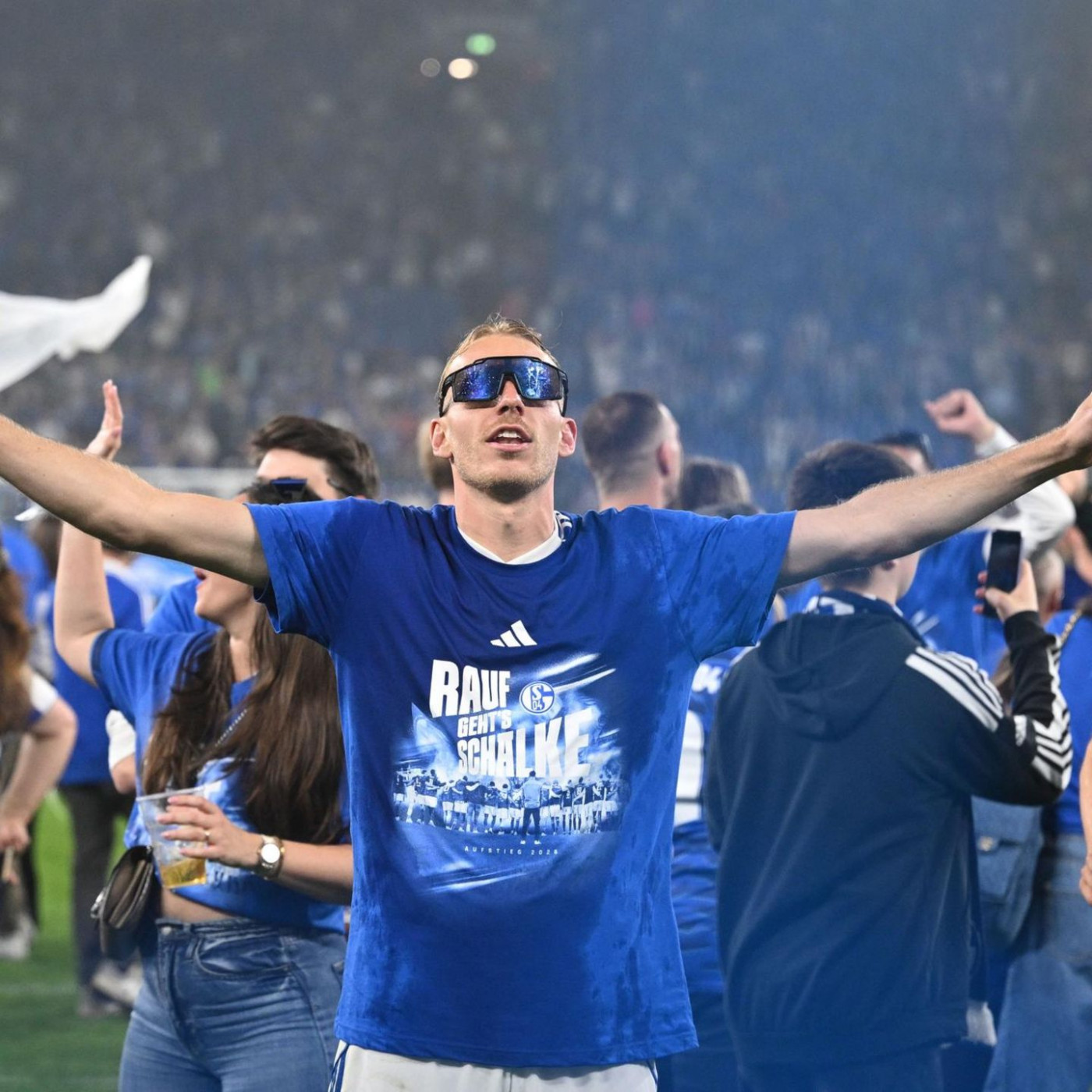 Der S04 ist wieder da! Schalke feiert Wiederaufstieg in die Bundesliga