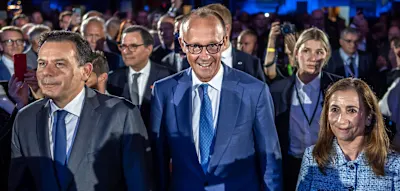 Selbst seine gr&ouml;&szlig;ten Freunde schenken Merz nur noch lauen Applaus