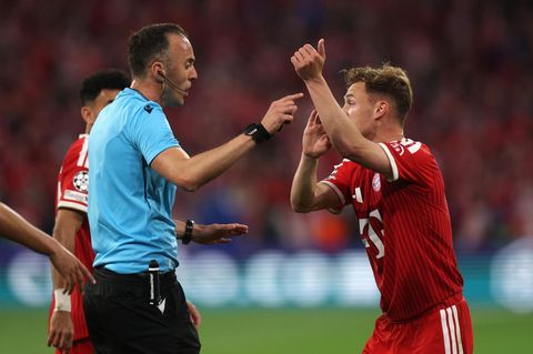Bayern w&uuml;ten wegen Handspiel &ndash; aber Schiedsrichter entschied richtig