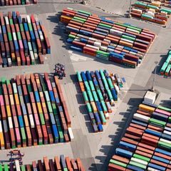 Deutsche Exporte steigen - aber neue Zolldrohungen von Trump