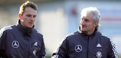 &bdquo;Rudi V&ouml;ller bewahrte mich bei der WM davor, aus dem Flugzeug zu torkeln&ldquo;