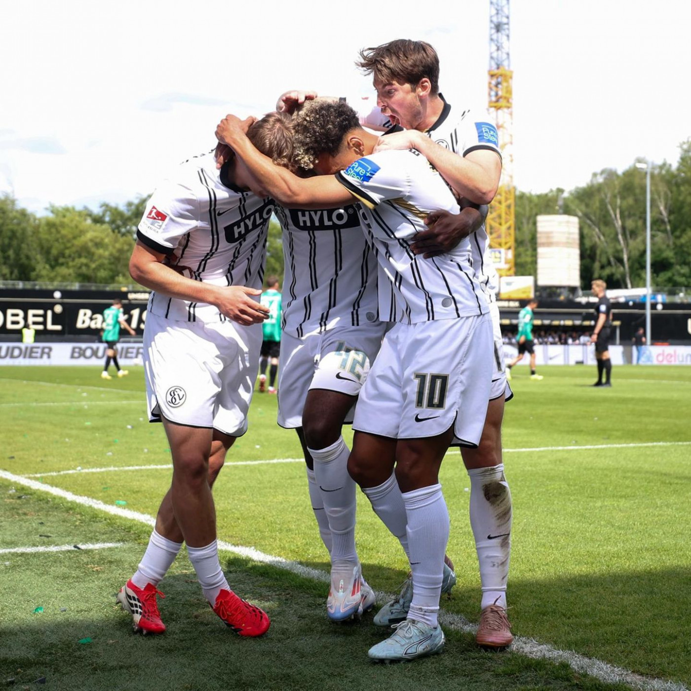 Dorfklub Elversberg steigt in die Bundesliga auf