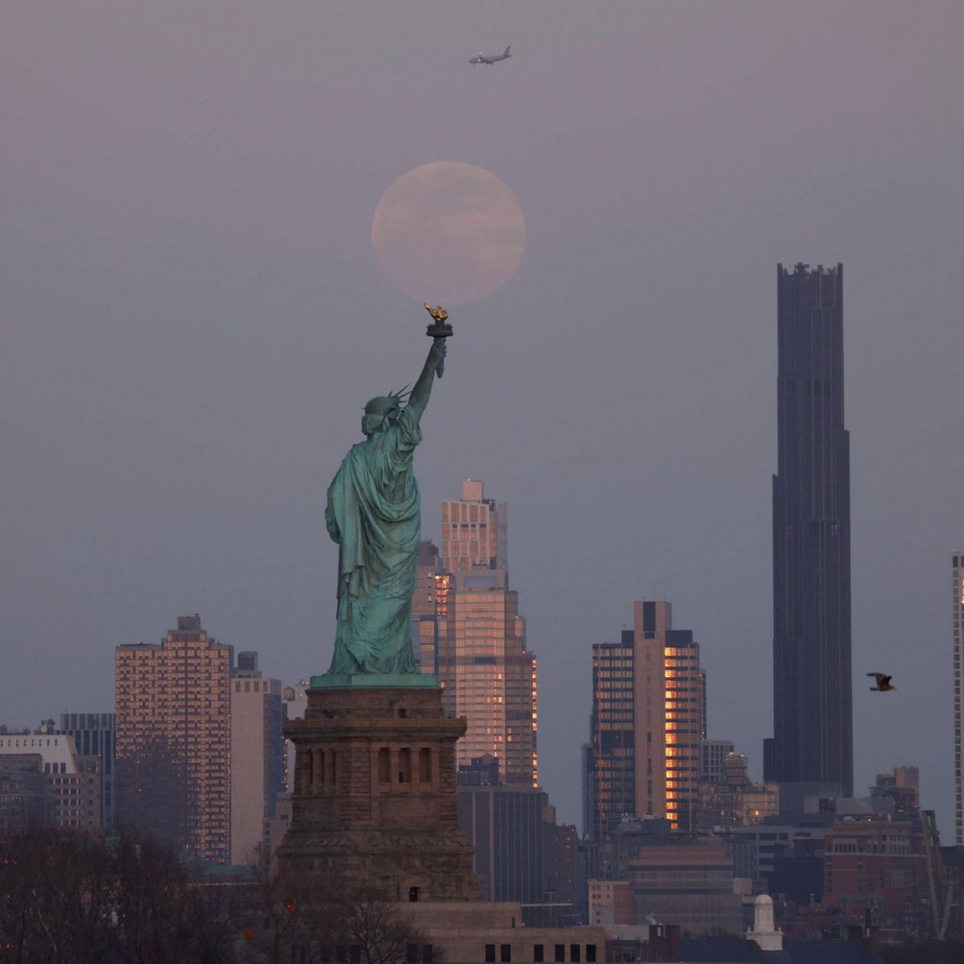 Raten Sie mal, wie hoch die Durchschnittsmiete in Manhattan ist