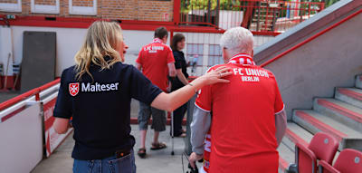 Mit diesem Pilotprojekt holt Union Berlin Menschen mit Demenz zur&uuml;ck ins Stadion