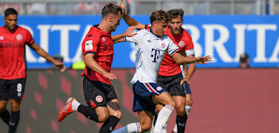 Ohne seine WM-Fahrer verliert der FC Bayern sein erstes Testspiel der Saison