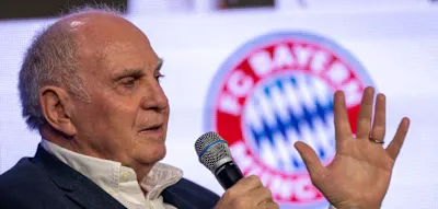 Bayern-Ehrenpr&auml;sident Uli Hoene&szlig; erh&auml;lt Legenden-Preis