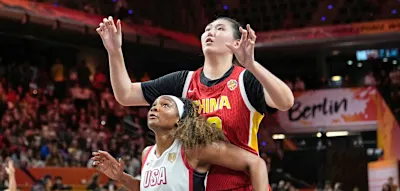 Basketball-Welt staunt &uuml;ber diese 19 Jahre alte Riesin
