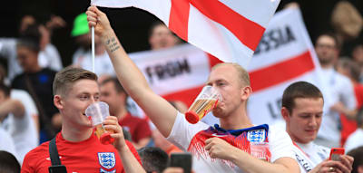 &bdquo;Ich finde es nicht fair&ldquo; &ndash; Britischer Premier will Alkoholverbot im Stadion kippen