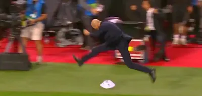 &bdquo;Wei&szlig; gar nicht genau, was ich gemacht habe&ldquo;, sagt Zidane nach seiner wahnwitzigen Aktion