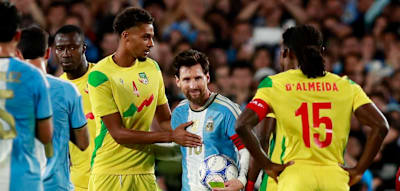 Deutscher Viertliga-Profi steht pl&ouml;tzlich Messi gegen&uuml;ber &ndash; &bdquo;Es war surreal&ldquo;