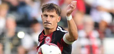 &bdquo;Erwarte etwas ganz anderes&ldquo;&nbsp;&ndash; Eintracht-Trainer H&uuml;tter zerlegt seinen Kapit&auml;n