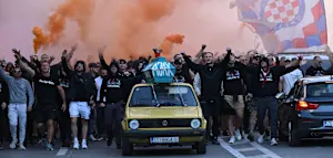 Skandal bei Marsch zum Stadion &ndash; kroatische Fans skandieren Nazi-Parolen