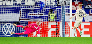 Schiefe T&ouml;ne im Elfmeterschie&szlig;en &ndash; wie eine Blockfl&ouml;te Holstein Kiel ins Achtelfinale verhalf